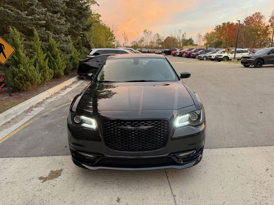 2021 Chrysler 300 (2005-2023) - Image 3 of 19