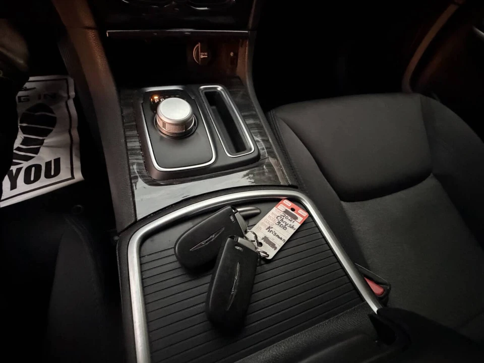 2021 Chrysler 300 (2005-2023) - Image 18 of 19