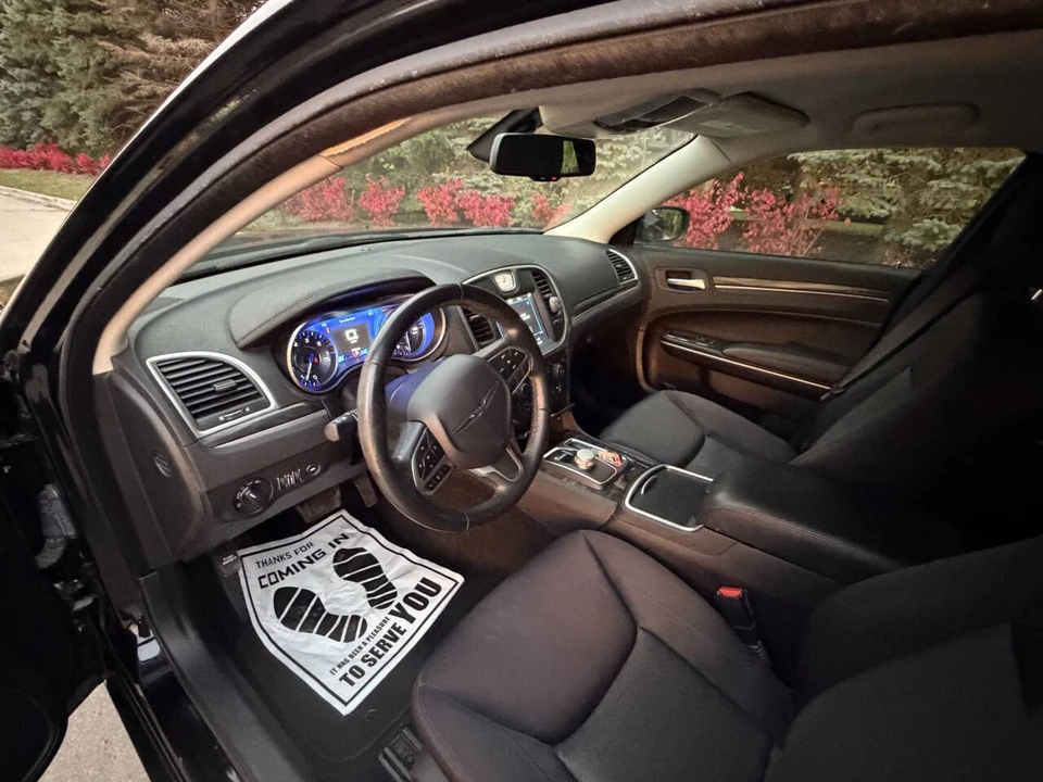 2021 Chrysler 300 (2005-2023) - Image 17 of 19