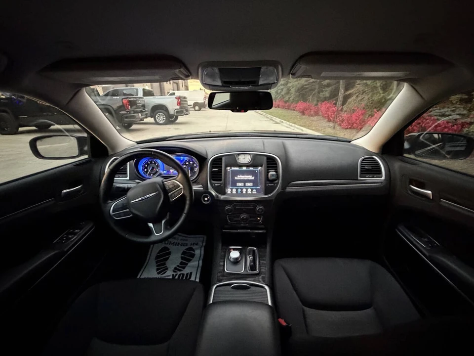 2021 Chrysler 300 (2005-2023) - Image 14 of 19