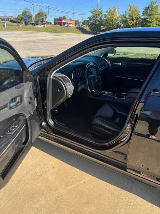2021 Chrysler 300 (2005-2023) - Image 8 of 9