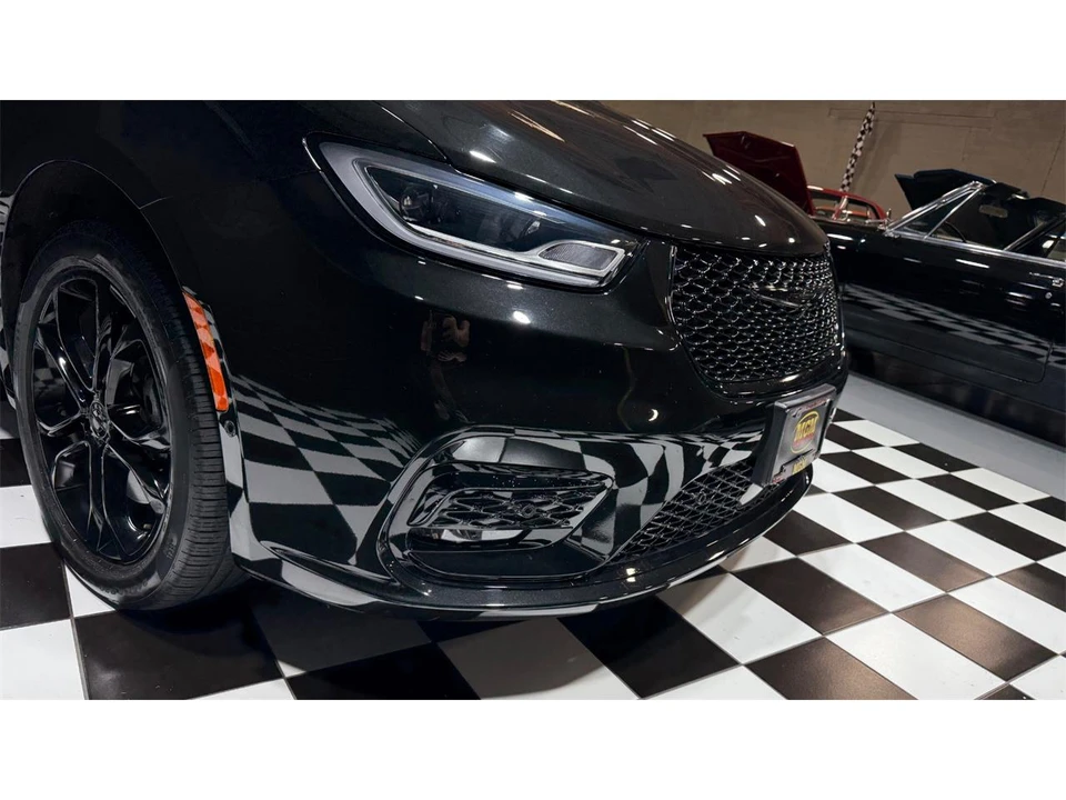 2021 Chrysler Town & Country - Image 28 of 31