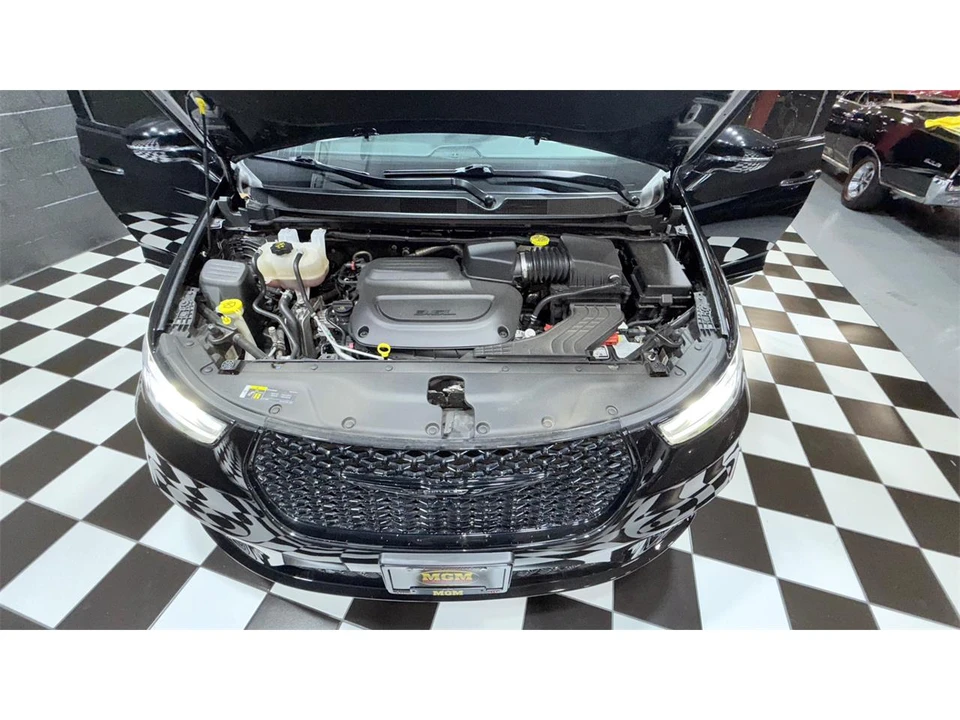 2021 Chrysler Town & Country - Image 5 of 31
