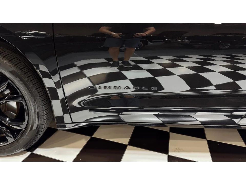 2021 Chrysler Town & Country - Image 17 of 31