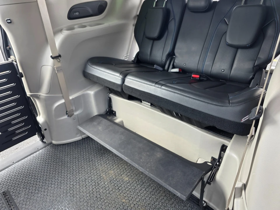 2021 Chrysler - Image 19 of 21