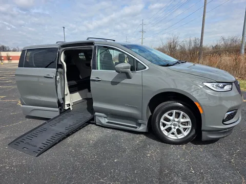 2021 Chrysler Pacifica Touring L Plus