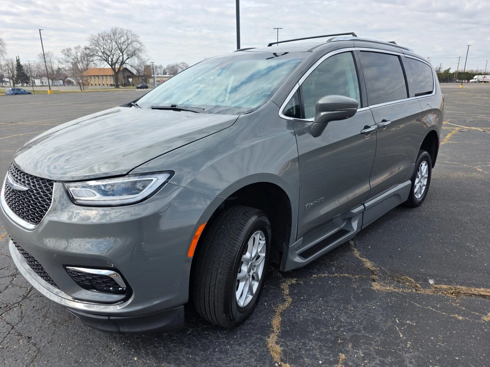 2021 Chrysler - Image 10 of 21