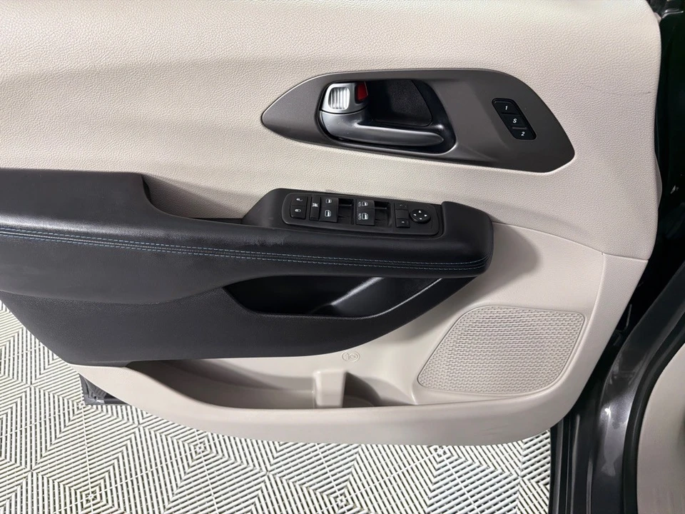 2021 Chrysler - Image 11 of 21