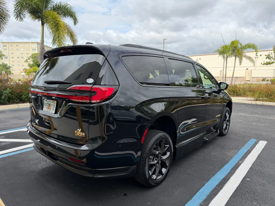 2021 Chrysler - Image 6 of 21