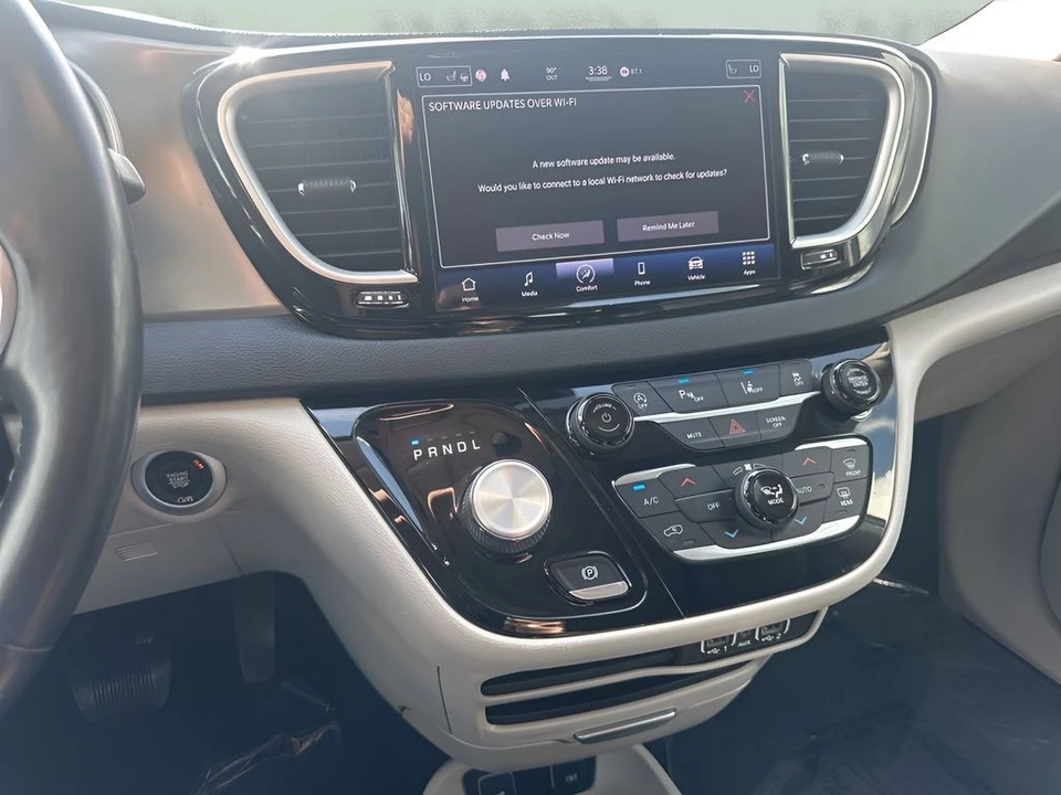 2021 Chrysler - Image 16 of 21