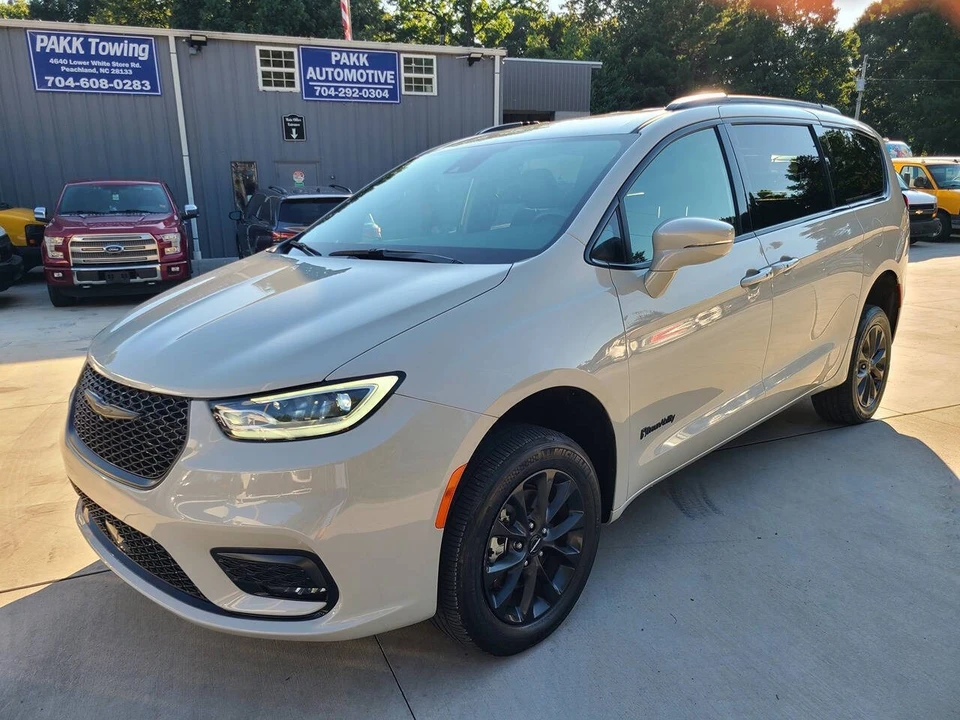 2021 Chrysler - Image 3 of 21