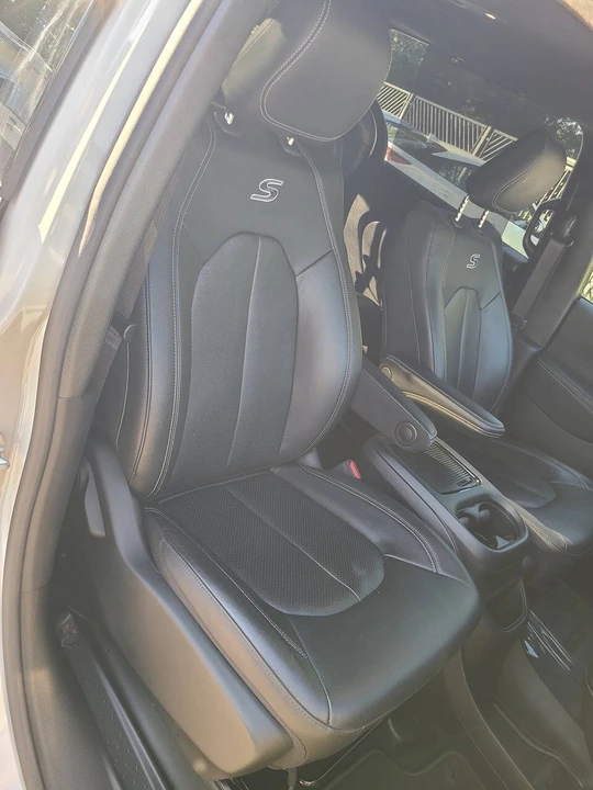 2021 Chrysler - Image 17 of 21