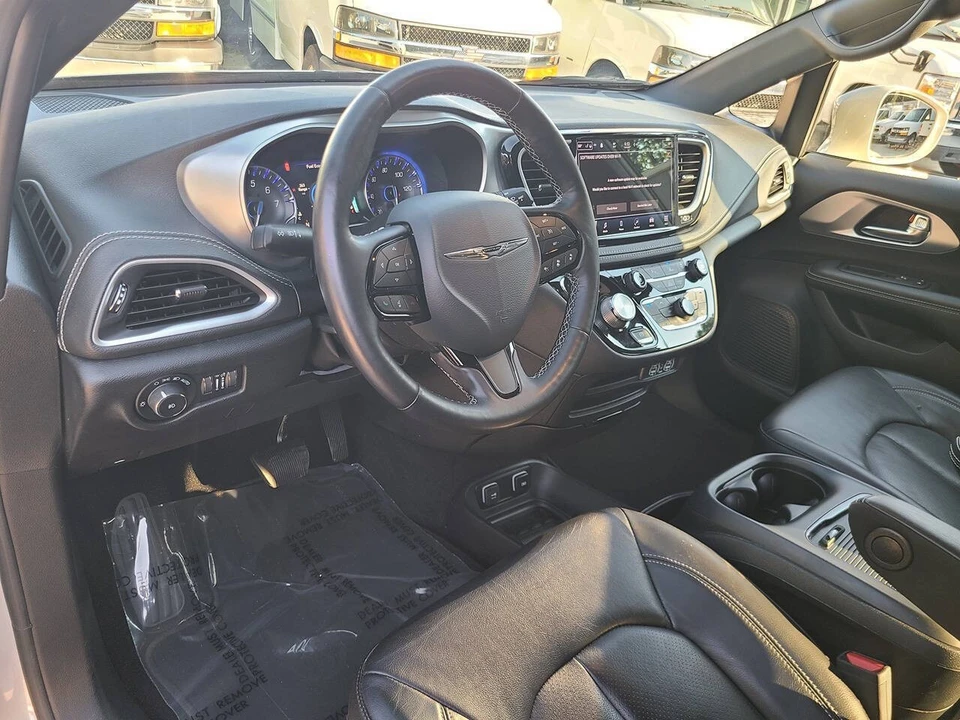 2021 Chrysler - Image 14 of 21