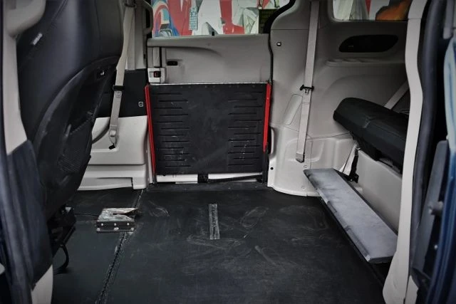 2021 Chrysler - Image 18 of 21