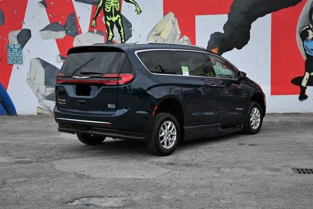 2021 Chrysler - Image 4 of 21