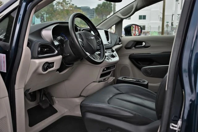 2021 Chrysler - Image 15 of 21