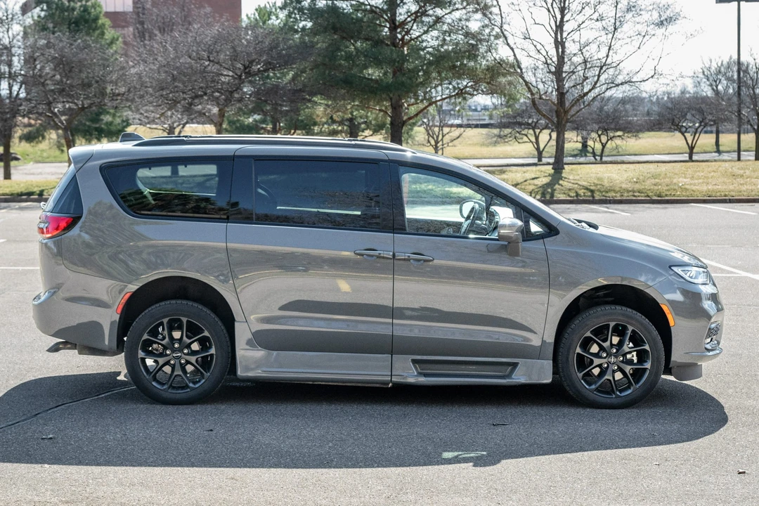 2021 Chrysler - Image 7 of 31