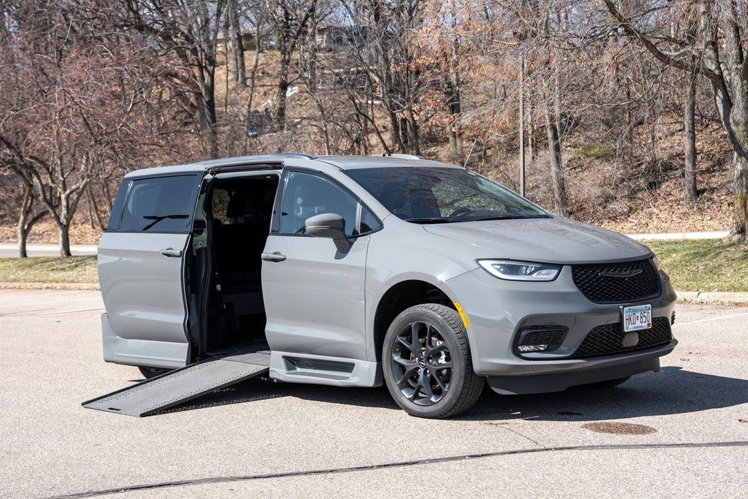 2021 Chrysler - Image 11 of 31