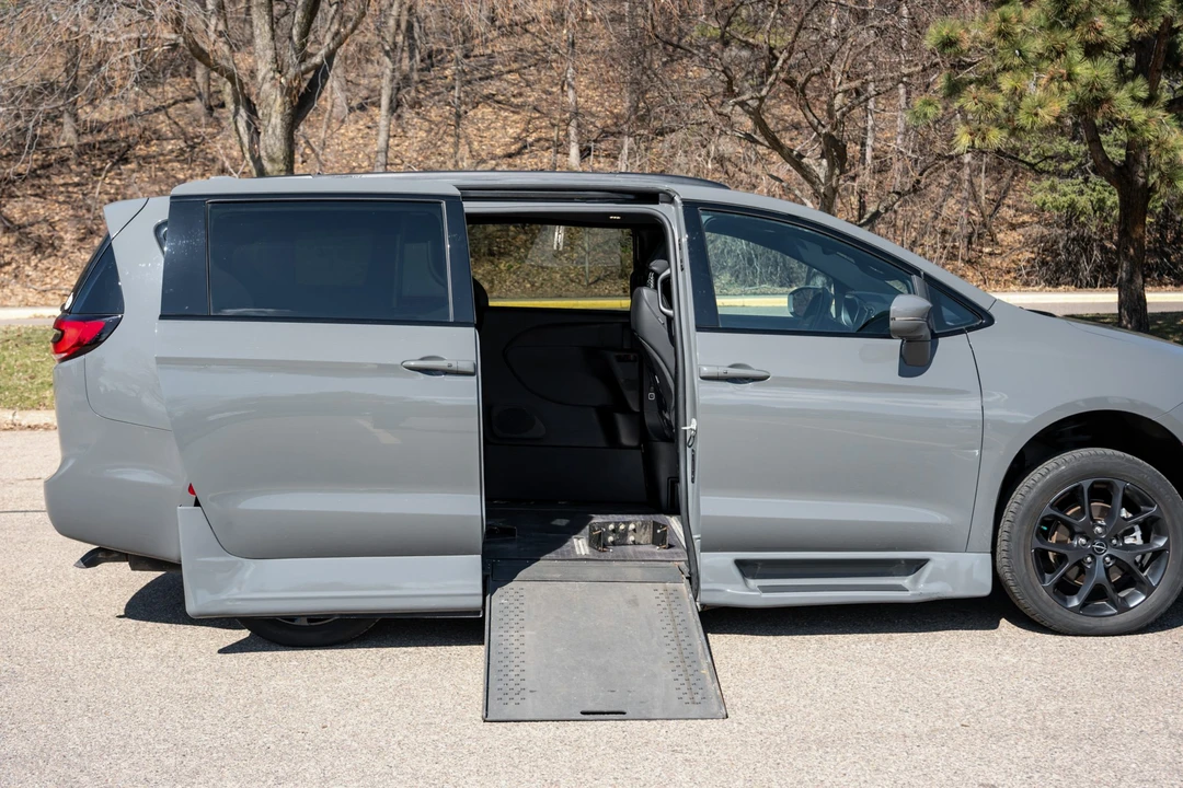 2021 Chrysler - Image 13 of 31