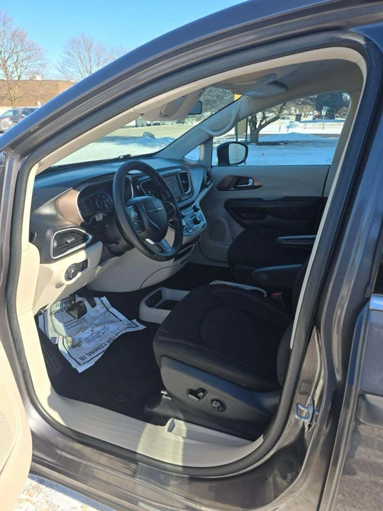 2021 Chrysler - Image 5 of 13