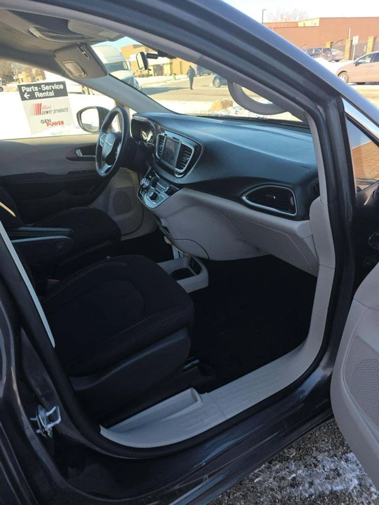 2021 Chrysler - Image 13 of 13