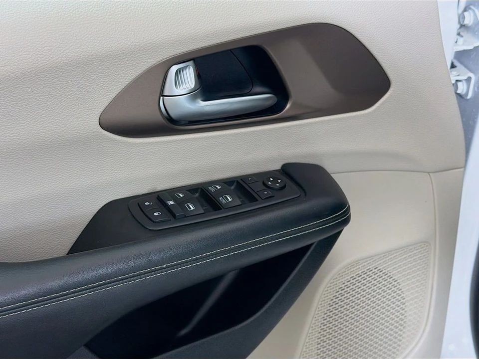 2021 Chrysler - Image 20 of 21