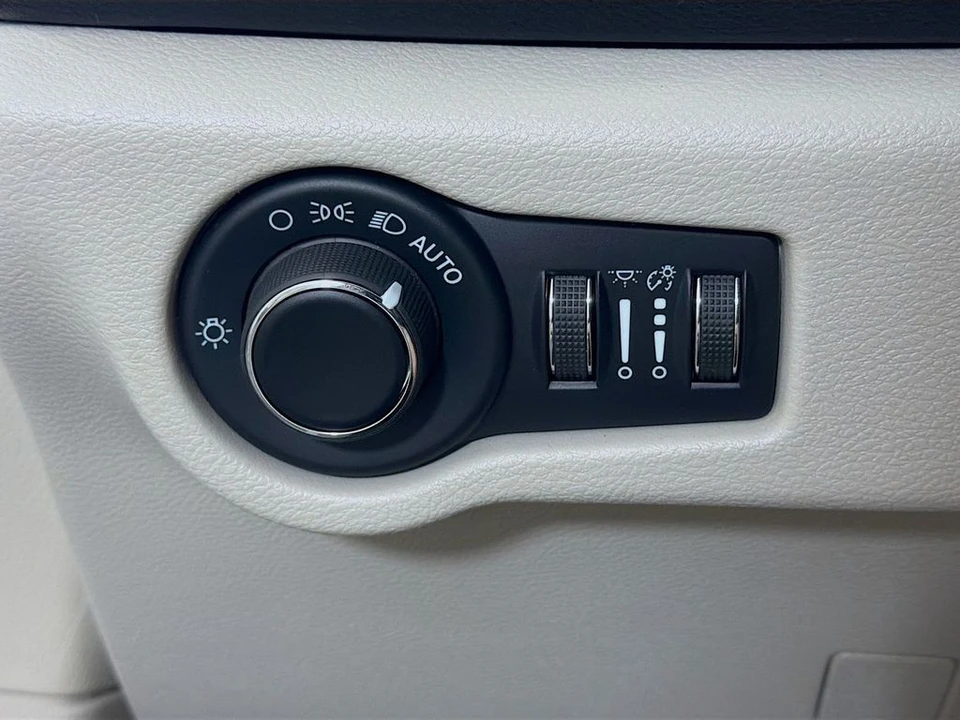 2021 Chrysler - Image 11 of 21