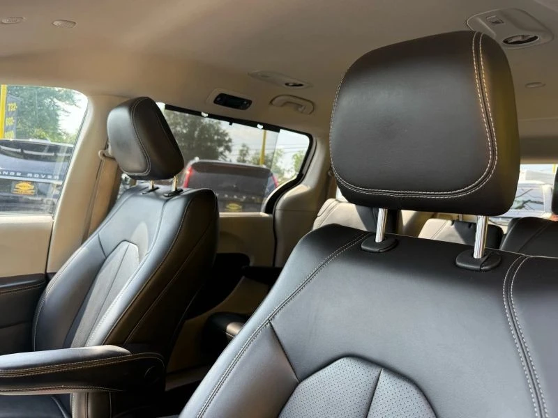 2021 Chrysler - Image 10 of 12