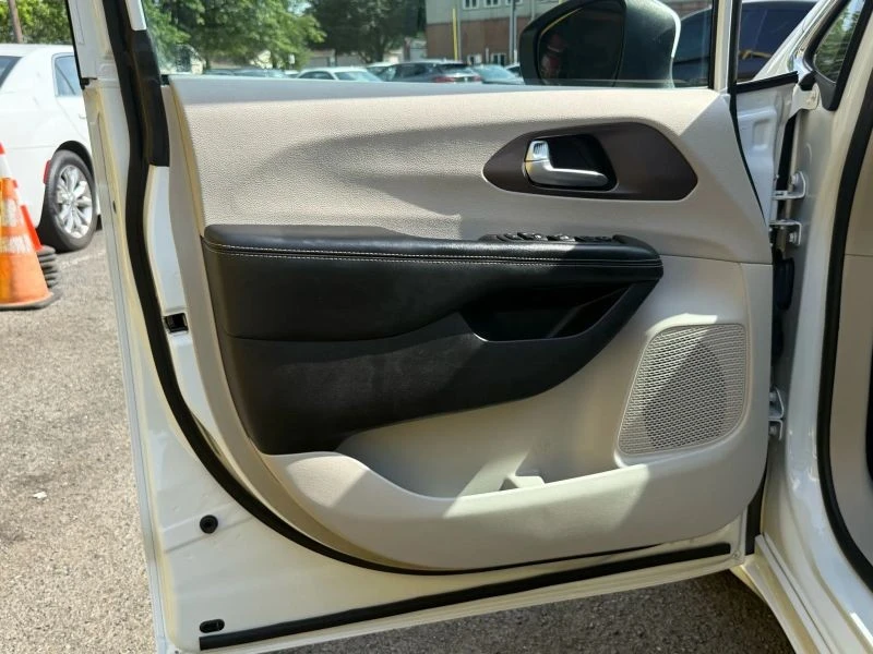 2021 Chrysler - Image 7 of 12