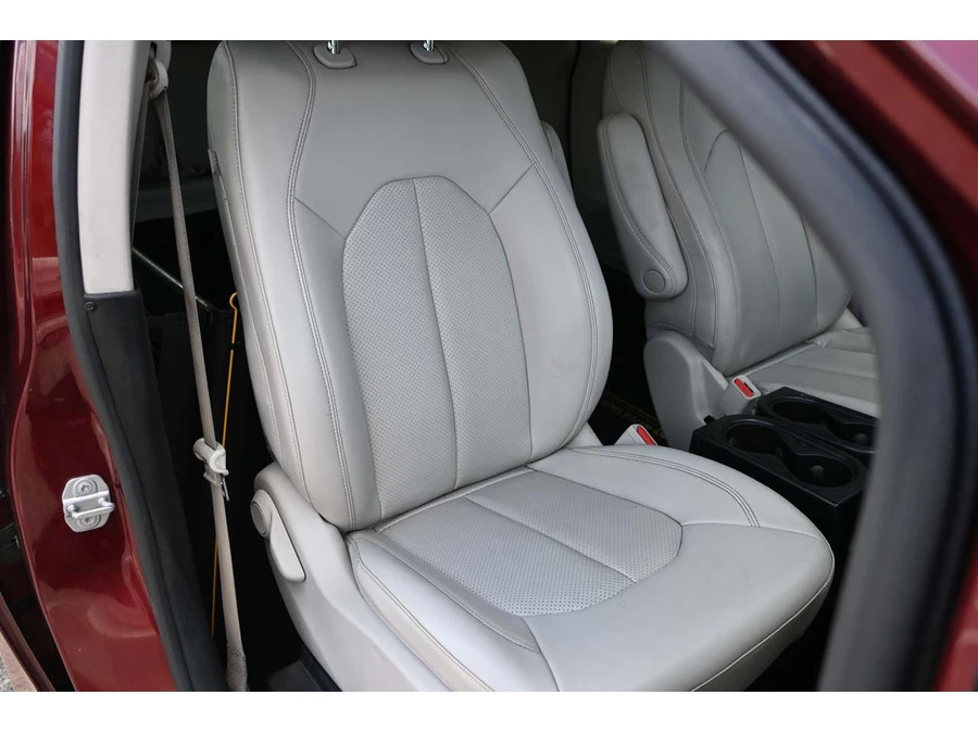 2021 Chrysler - Image 16 of 21