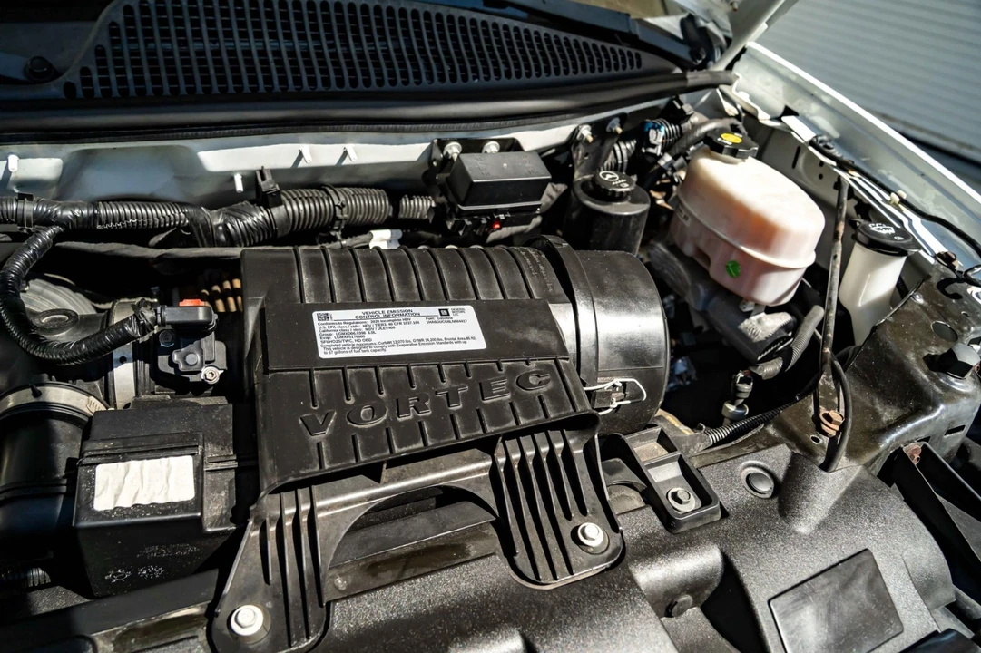 2021 Chevrolet Express - Image 7 of 8