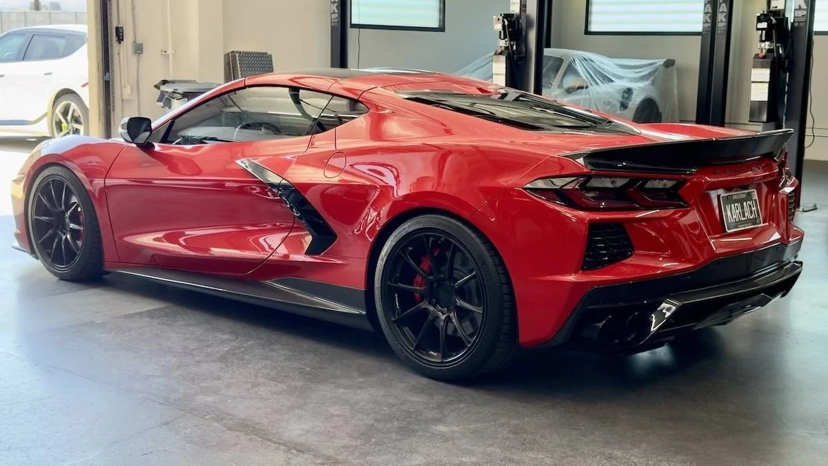 2021 Chevrolet Corvette C8 - Image 2 of 17