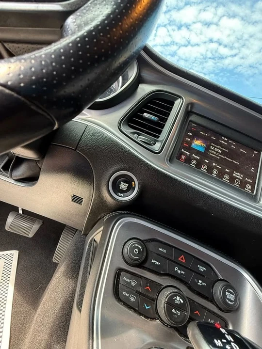 2021 Dodge Challenger 3rd Gen - Image 14 of 17