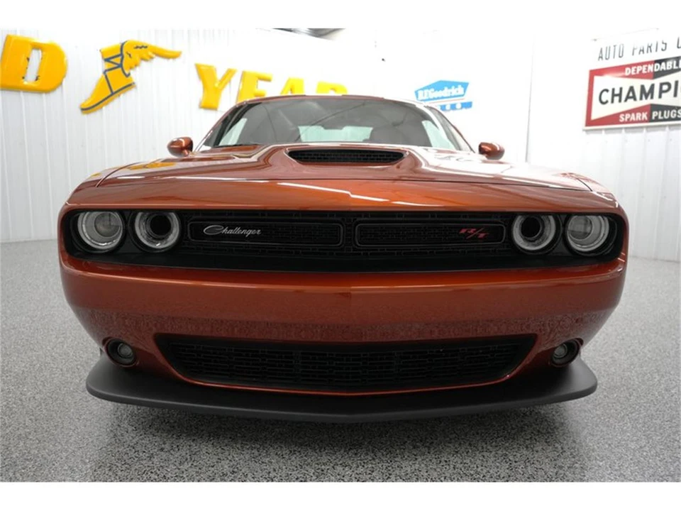2021 Dodge Challenger 3rd Gen - Image 28 of 31