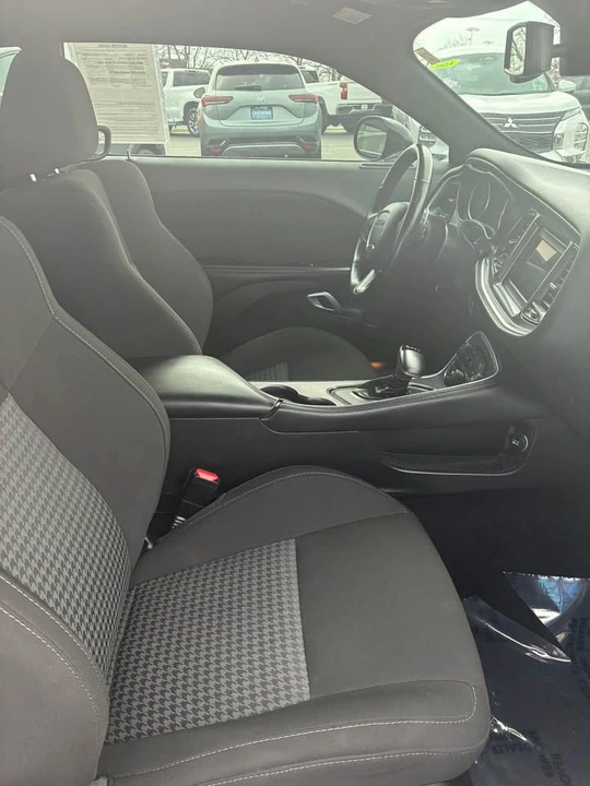 2021 Dodge Challenger 3rd Gen - Image 5 of 10