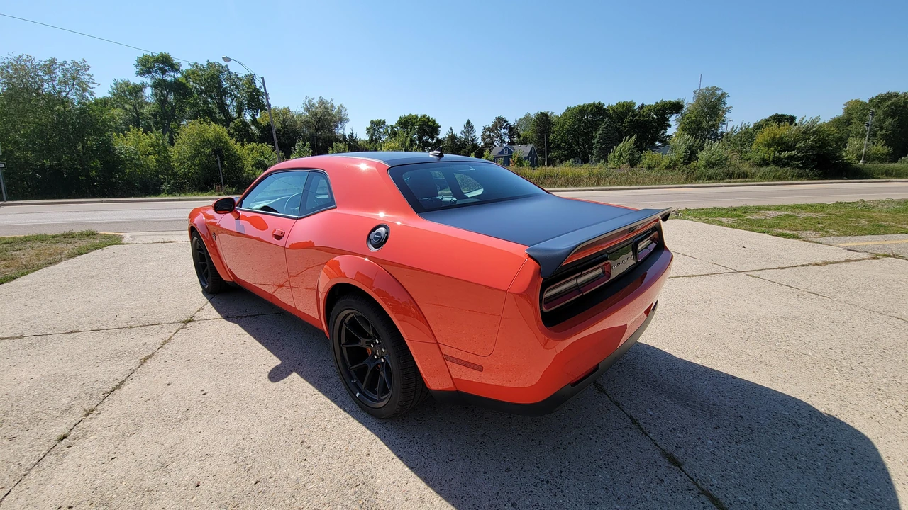2021 Dodge Challenger SRT Hellcat 3rd Gen - Image 15 of 31
