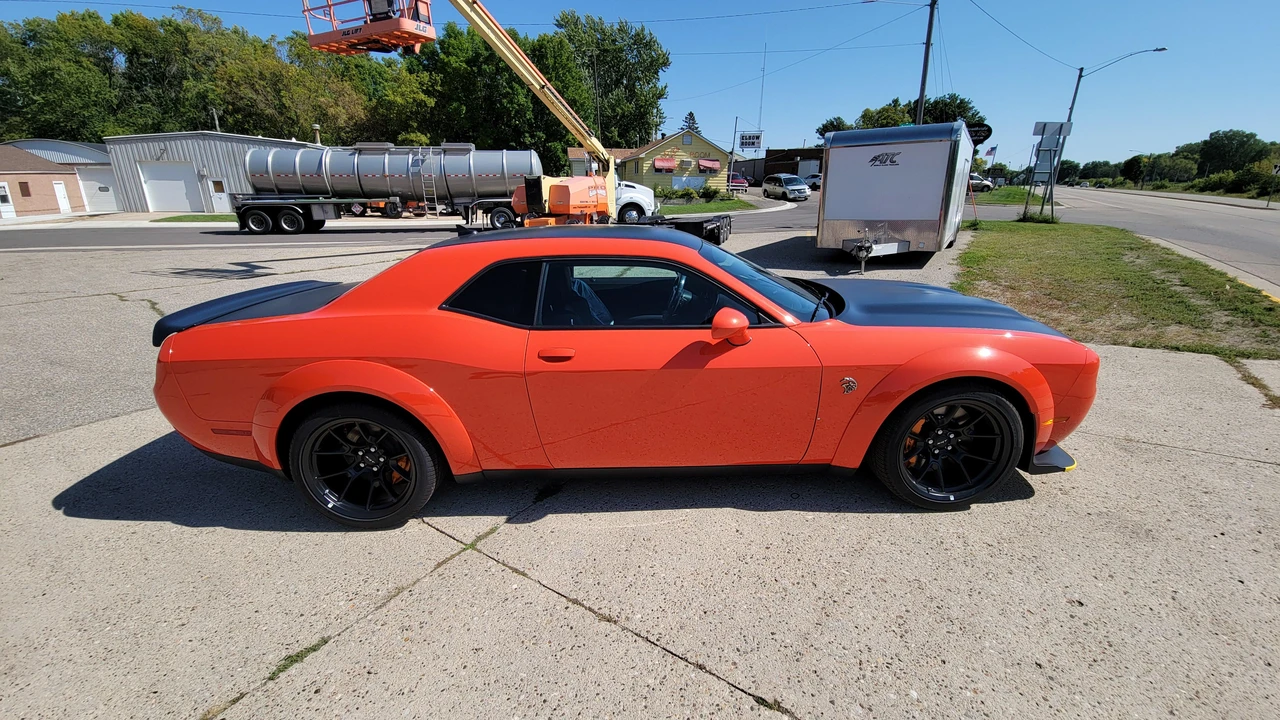 2021 Dodge Challenger SRT Hellcat 3rd Gen - Image 18 of 31