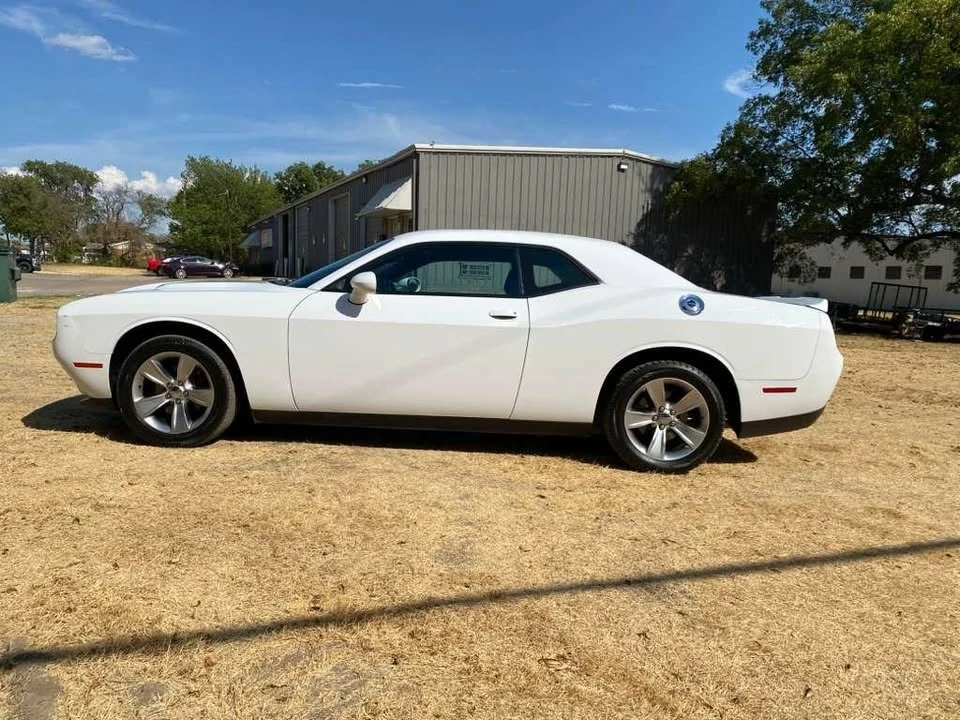 2021 Dodge Challenger 3rd Gen - Image 9 of 17