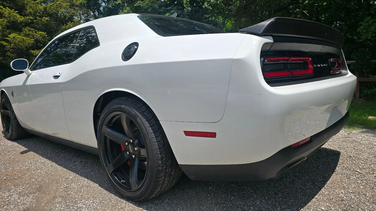 2021 Dodge Challenger SRT Hellcat 3rd Gen - Image 10 of 31