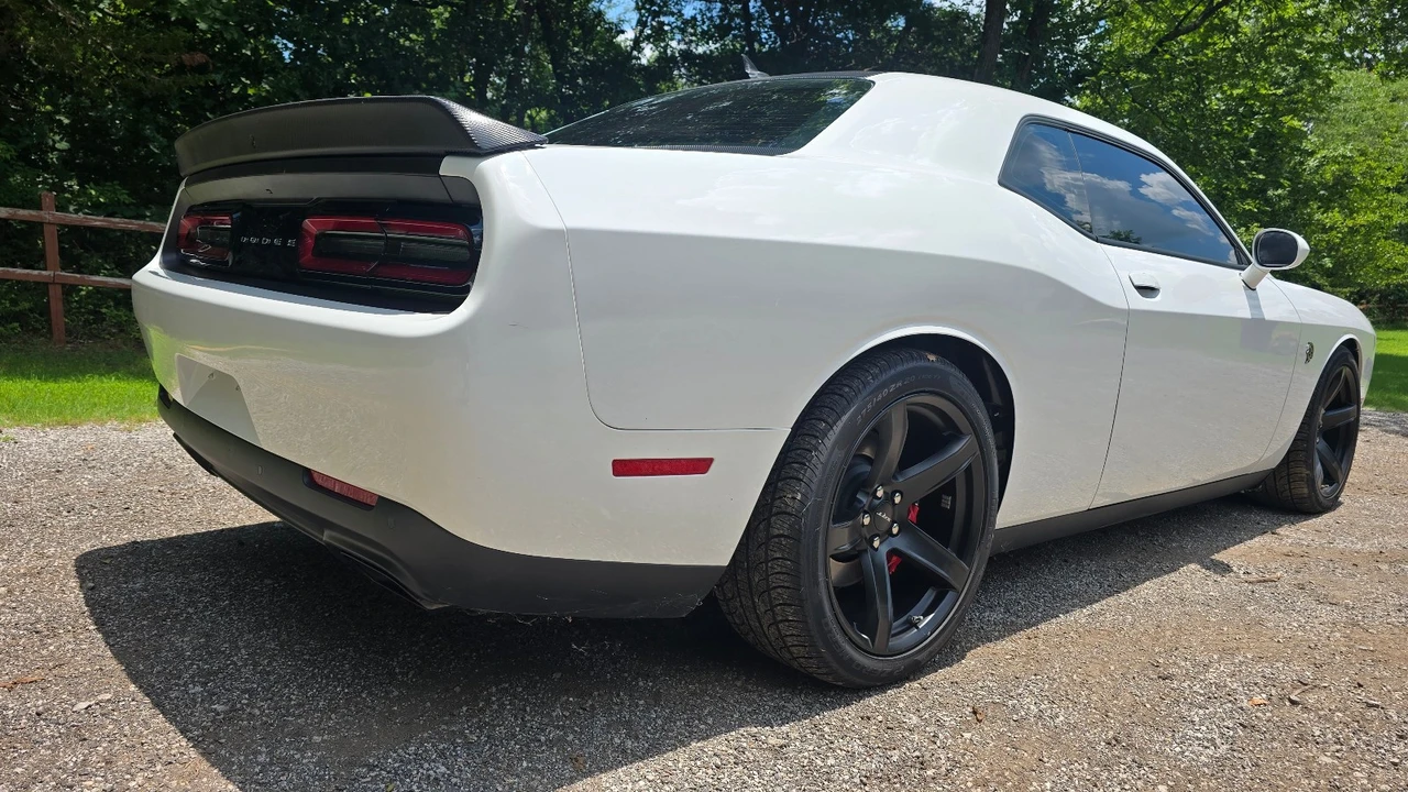2021 Dodge Challenger SRT Hellcat 3rd Gen - Image 18 of 31