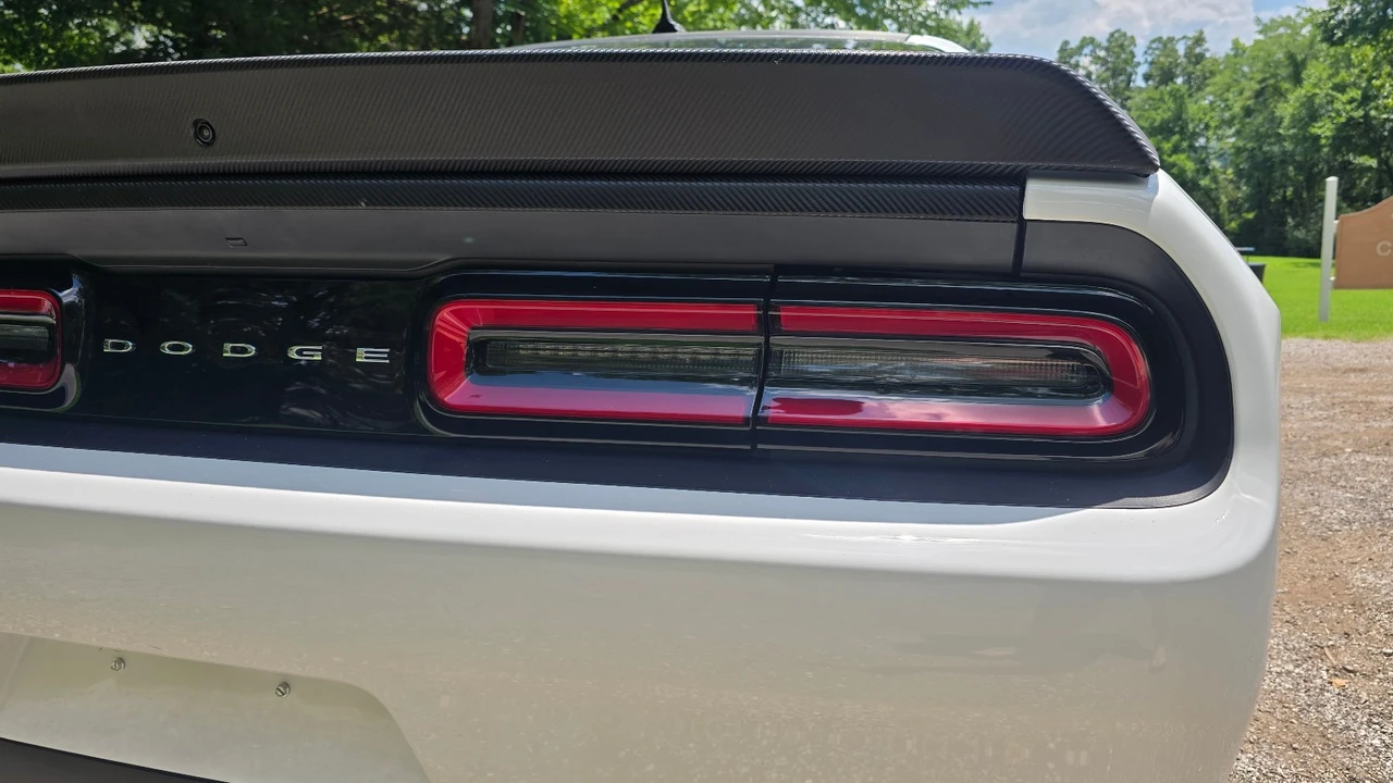 2021 Dodge Challenger SRT Hellcat 3rd Gen - Image 17 of 31