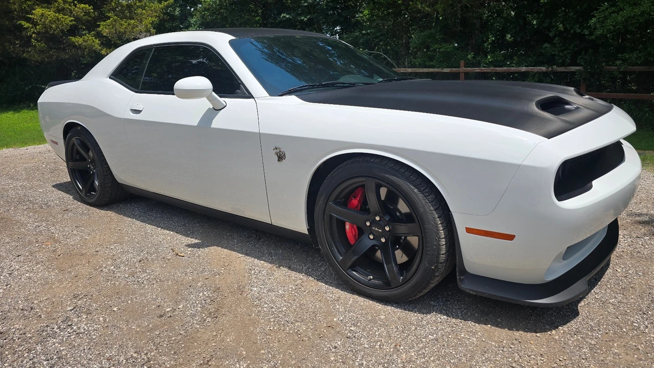 2021 Dodge Challenger SRT Hellcat 3rd Gen - Image 15 of 31