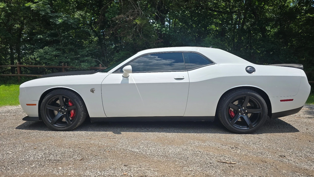 2021 Dodge Challenger SRT Hellcat 3rd Gen - Image 2 of 31