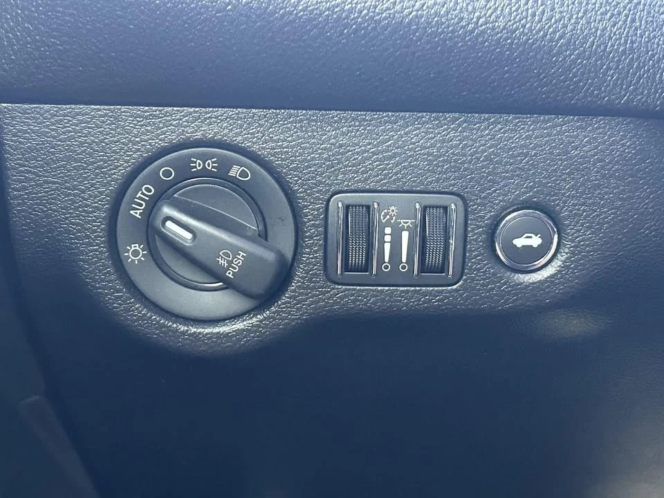 2021 Dodge Challenger 3rd Gen - Image 10 of 17