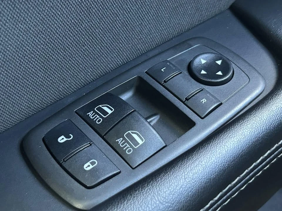 2021 Dodge Challenger 3rd Gen - Image 9 of 17