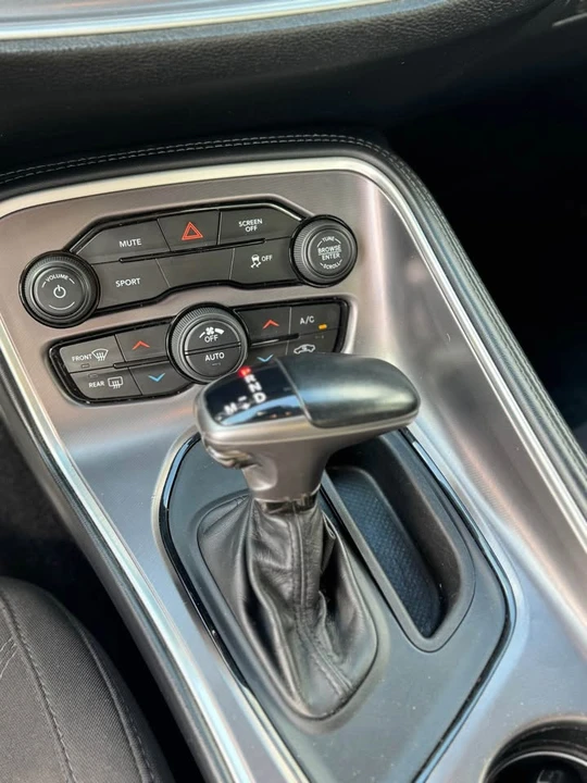 2021 Dodge Challenger 3rd Gen - Image 9 of 19