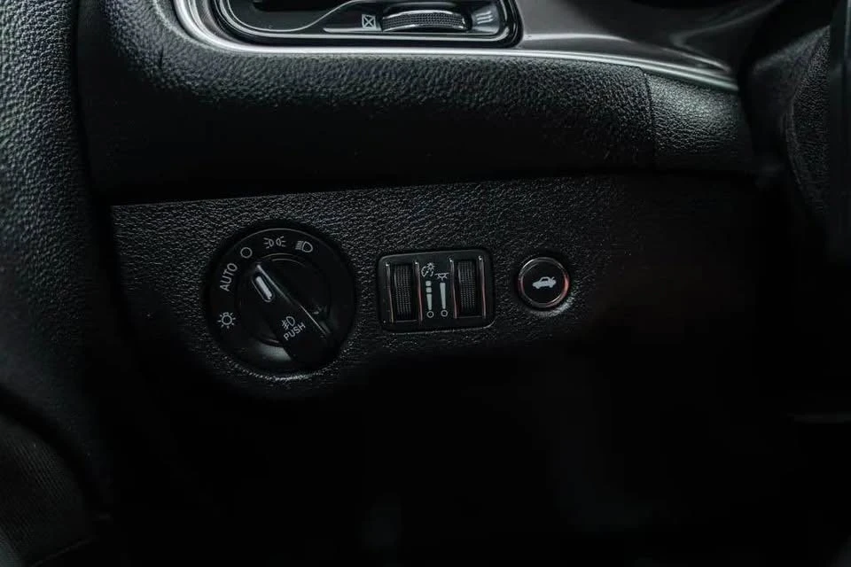 2021 Dodge Challenger 3rd Gen - Image 14 of 20
