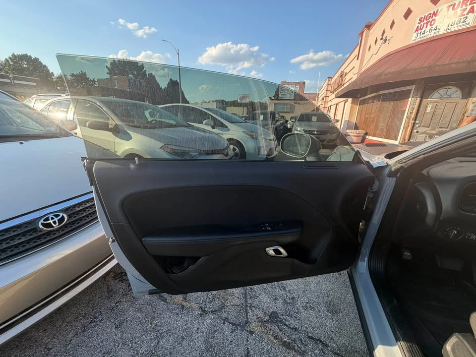 2021 Dodge Challenger 3rd Gen - Image 16 of 17