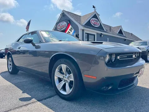 2021 Dodge Challenger SXT Coupe 2D
