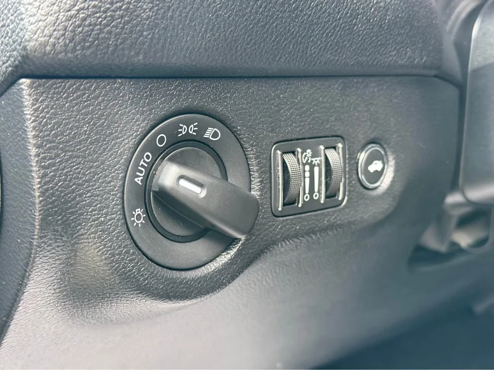 2021 Dodge Challenger 3rd Gen - Image 15 of 19